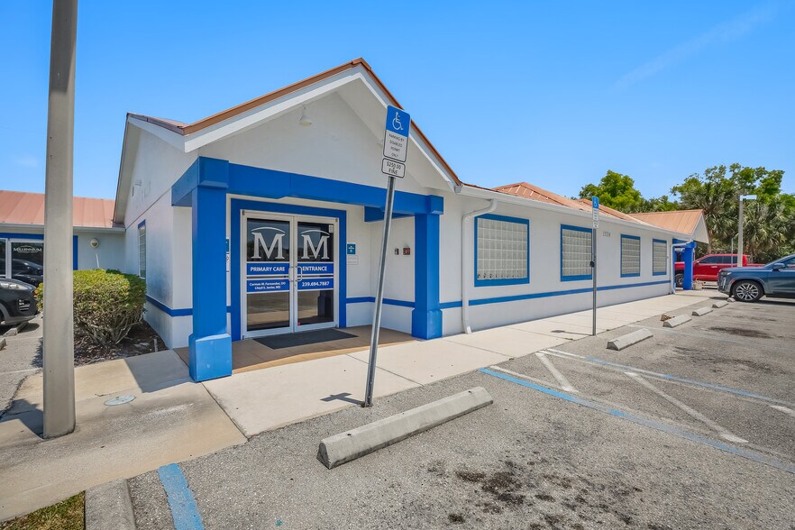 More Photos Of 13214 Palm Beach Blvd, Fort Myers Medical For Sale