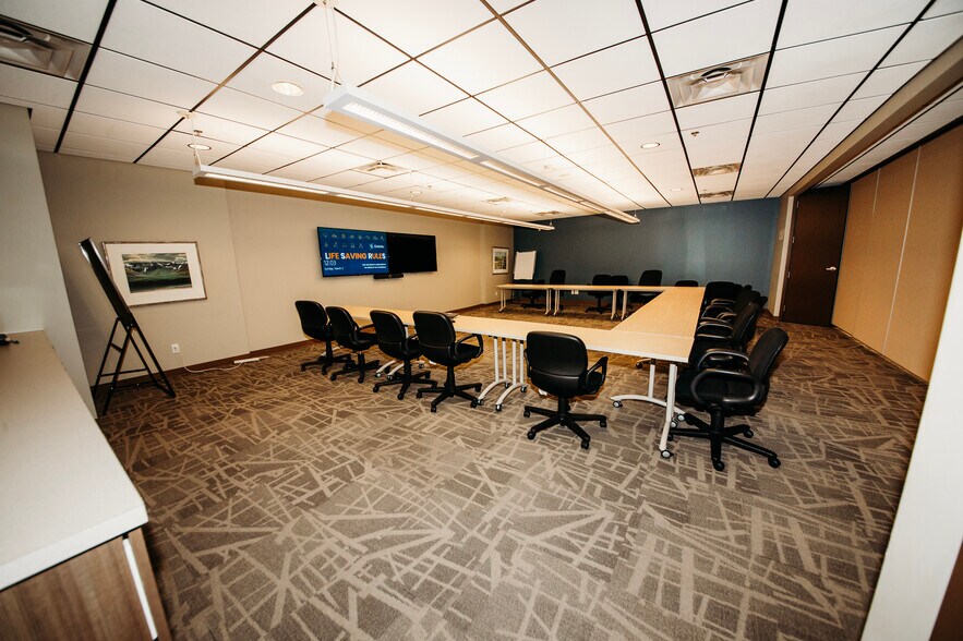 More Photos Of 37 Vic Turner Airport Rd, Dawson Creek Office For Sale
