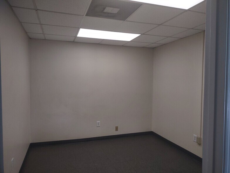 More Photos Of 8355 Grace Rd, Macon-Bibb Distribution For Lease