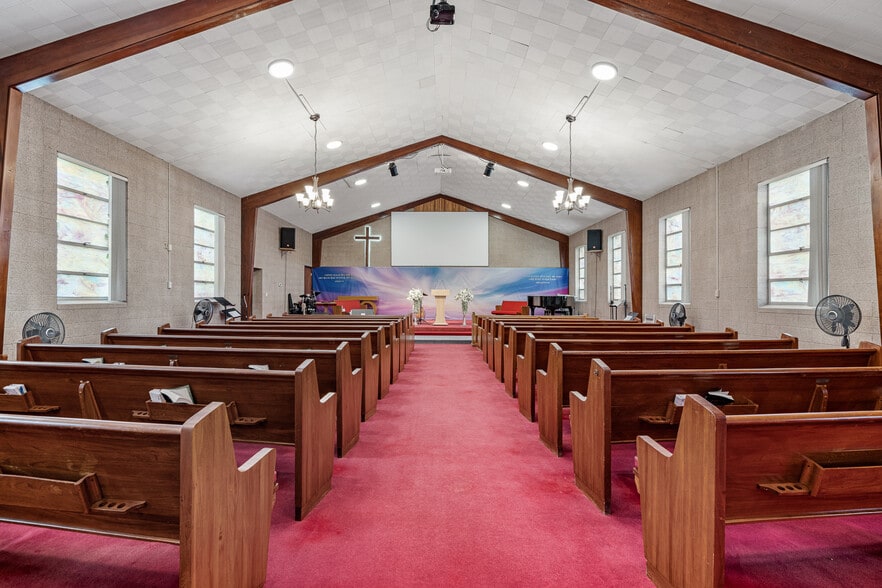 More Photos Of 1424 S 55th St, Kansas City Religious Facility For Sale