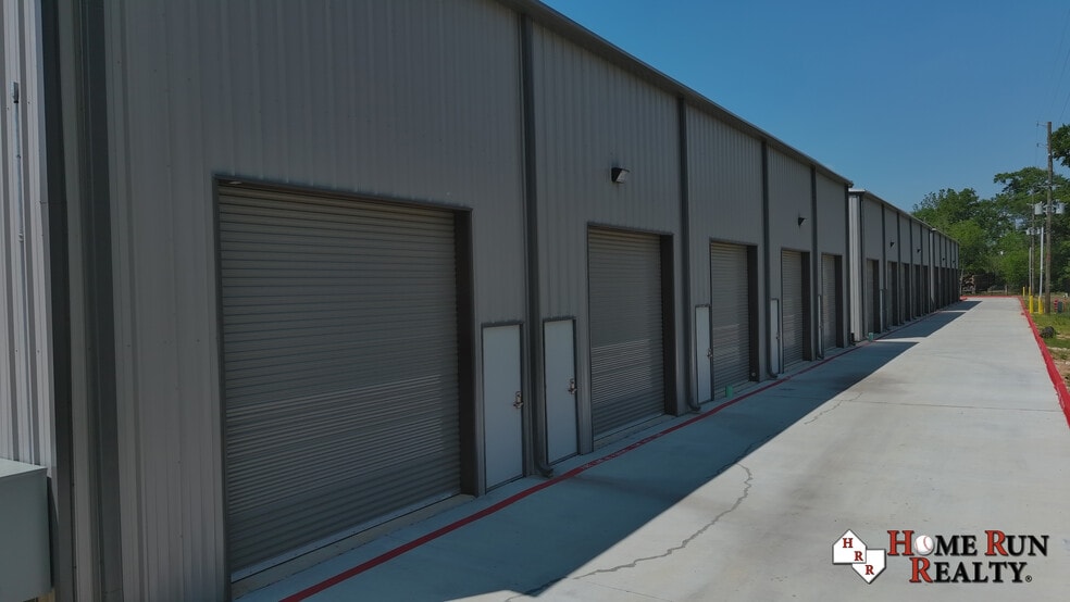 More Photos Of 837 Santa Fe St, Conroe Industrial For Lease