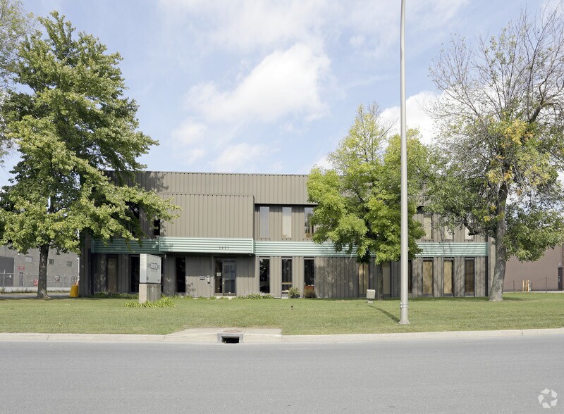 Primary Photo Of 1451 Rue Graham-Bell, Boucherville Service For Lease
