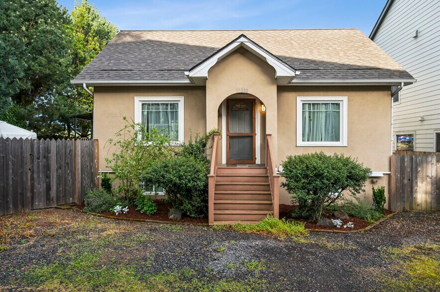 More Photos Of 11020 N Moore Ave, Portland Flex For Sale