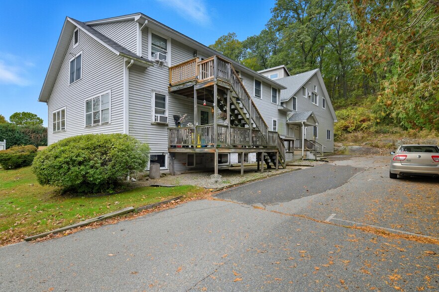 More Photos Of 131 Main St, Hatfield Loft Creative Space For Lease