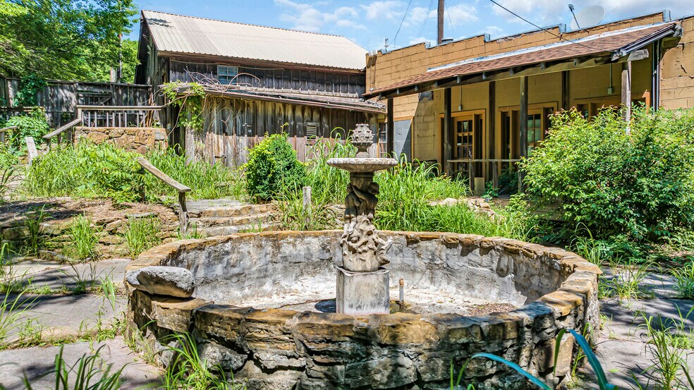 More Photos Of 4565 US-77 Hwy, Davis Specialty For Sale