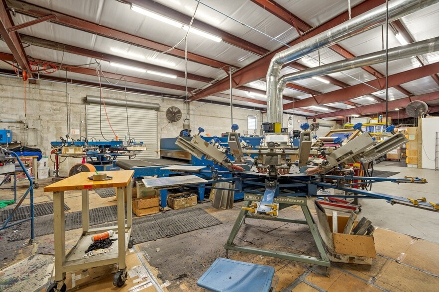 More Photos Of 4540 Northgate Ct, Sarasota Warehouse For Sale