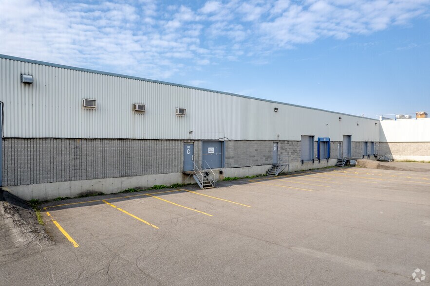 More Photos Of 151 Boul De Mortagne, Boucherville Flex For Lease