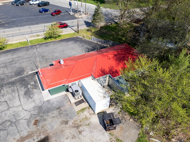 More Photos Of 1315 Cleveland Ave, Ashland General Retail For Sale