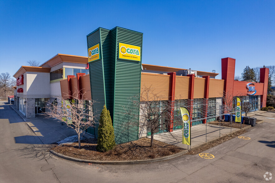 Primary Photo Of 1-19 Papineau, Joliette General Retail For Sale