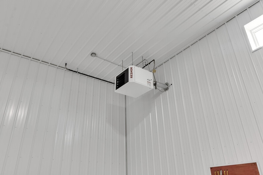 More Photos Of 800 Eastport Dr, Lancaster Unknown For Lease