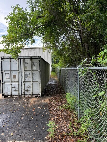 More Photos Of 8033 Airway Park Dr, Mobile Light Distribution For Lease