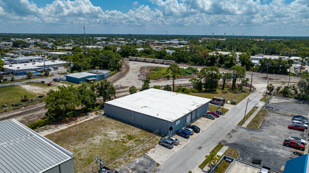 More Photos Of 2169 10th St, Sarasota Warehouse For Sale