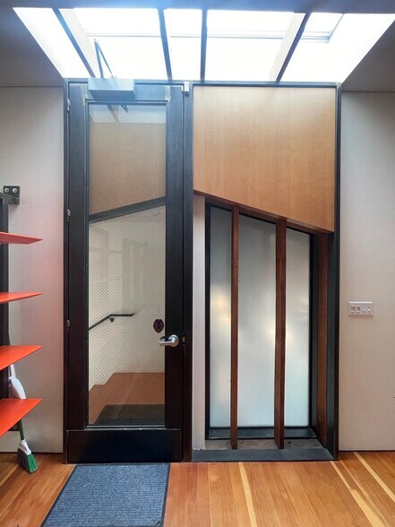 More Photos Of 2332 5th St, Berkeley Office For Lease