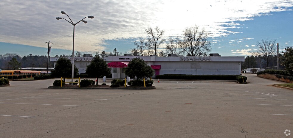 More Photos Of 3221 Wilkinson Blvd, Charlotte Bar For Sale