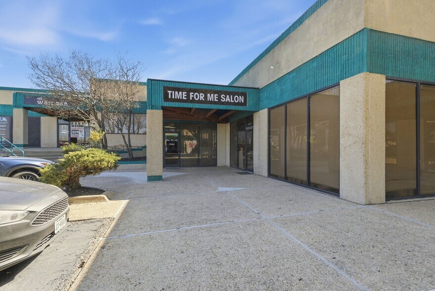 More Photos Of 13777 Judson Rd, San Antonio Unknown For Lease