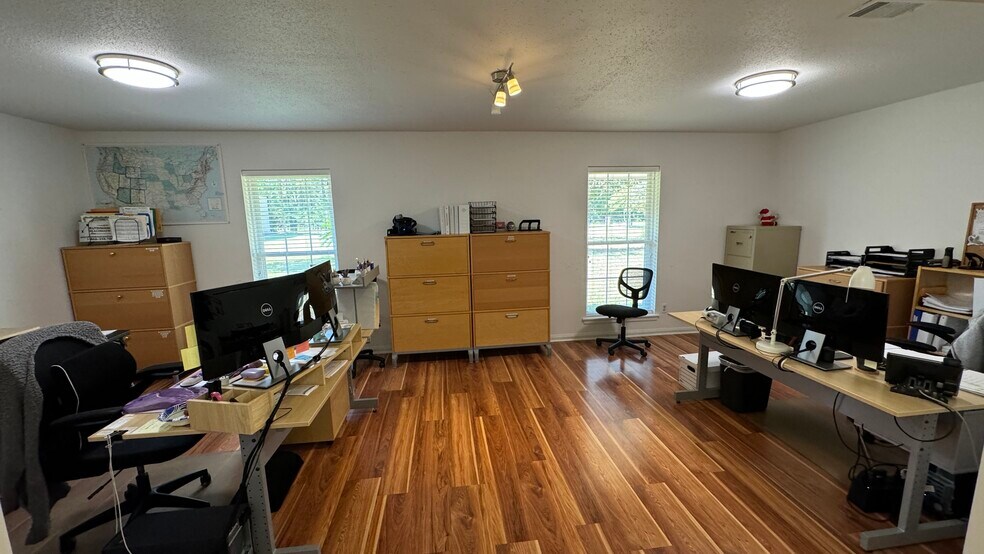 More Photos Of 25203 Kelly Rd, Porter Warehouse For Lease