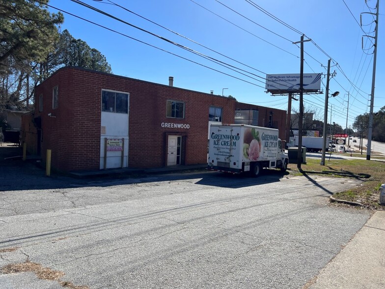 Primary Photo Of 4829 Peachtree Rd, Chamblee Freestanding For Sale