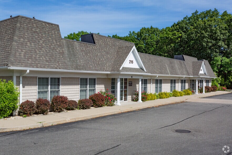 More Photos Of 215 Hallock Rd, Stony Brook Medical For Lease