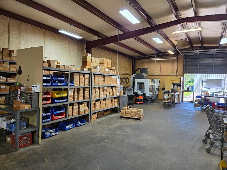 More Photos Of 609 Carby, Houston Warehouse For Sale