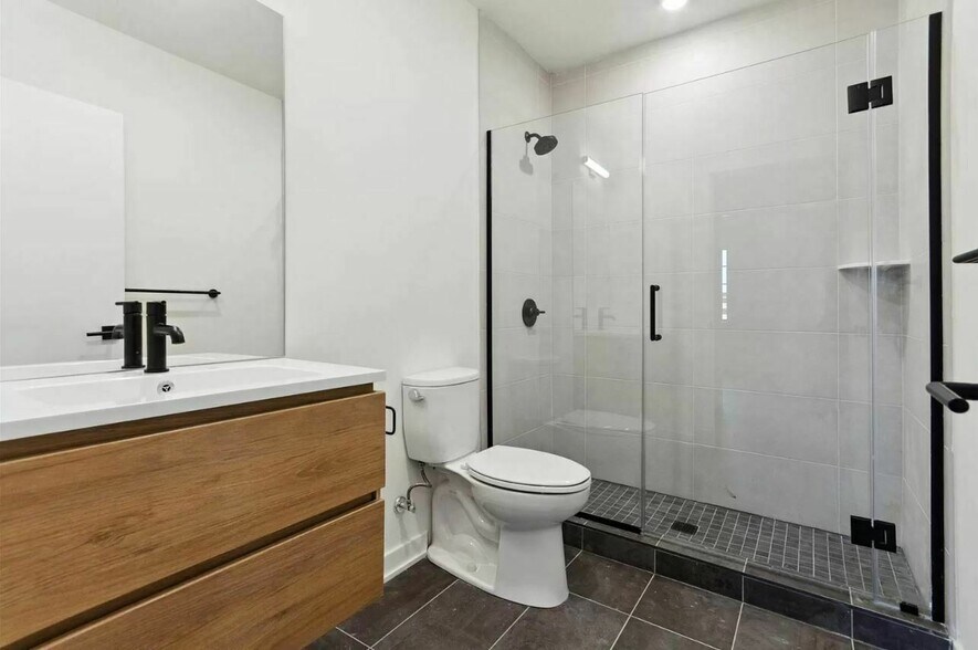 More Photos Of 500 N 13th St, Philadelphia Multifamily For Sale