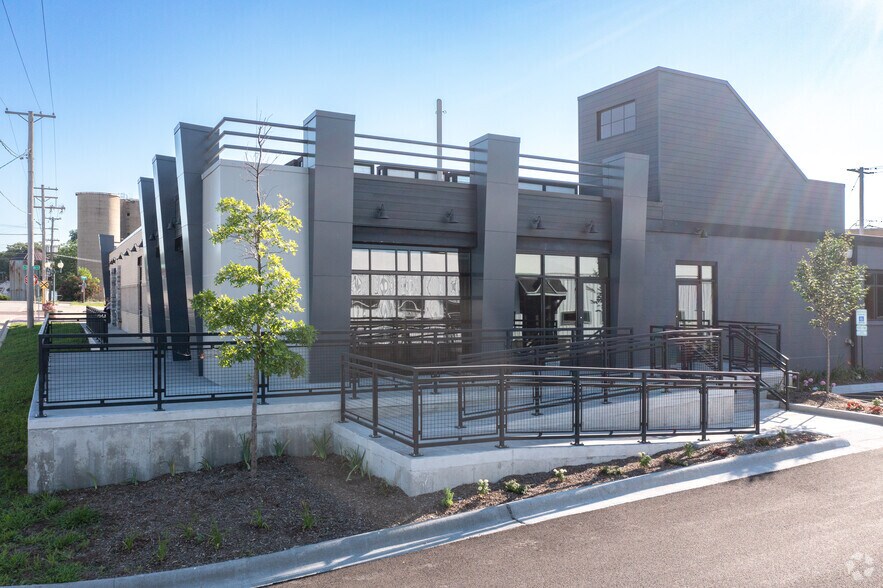 More Photos Of 125 E State St, Cherry Valley Restaurant For Lease