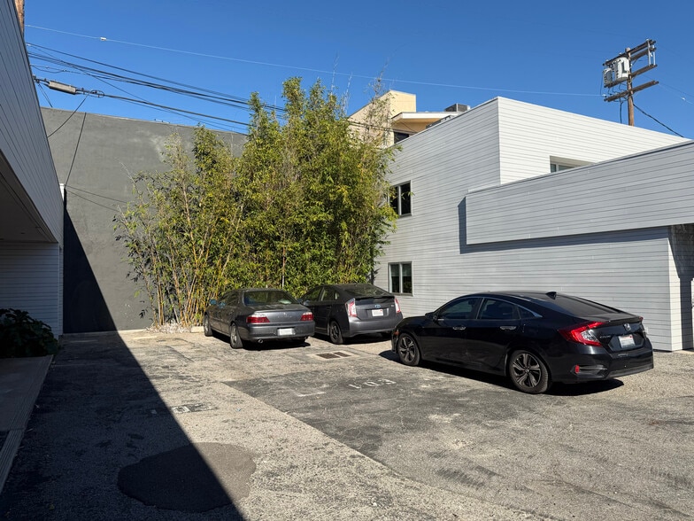 More Photos Of 3767 Overland Ave, Los Angeles Loft Creative Space For Lease