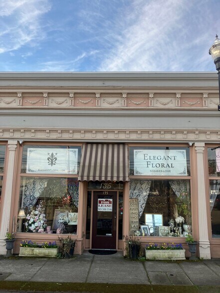 More Photos Of 135 SW Mill St, Dallas Storefront For Lease