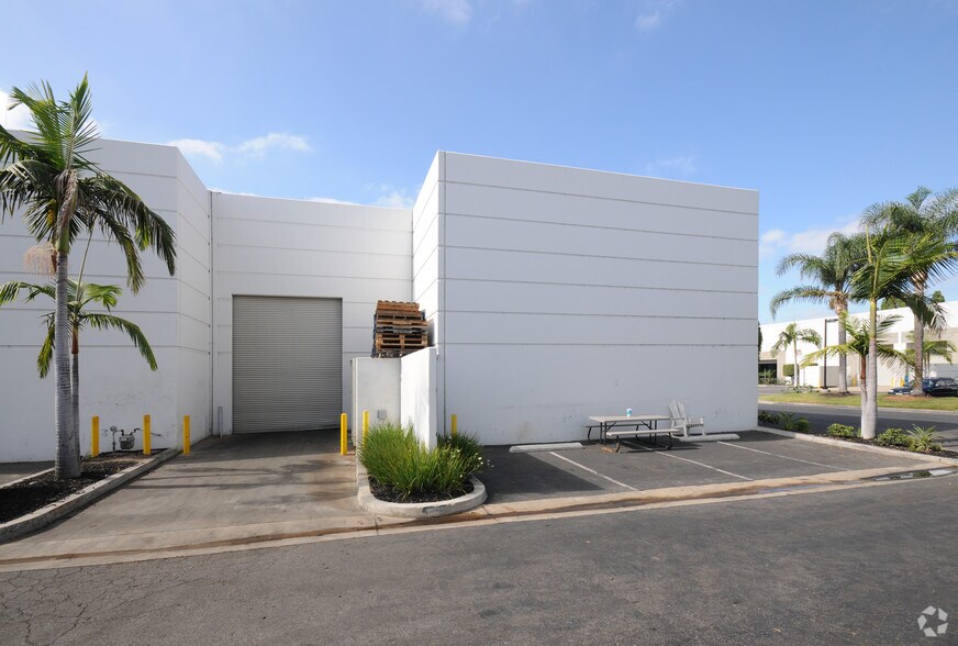 More Photos Of 2001-2013 E Miraloma Ave, Placentia Warehouse For Lease