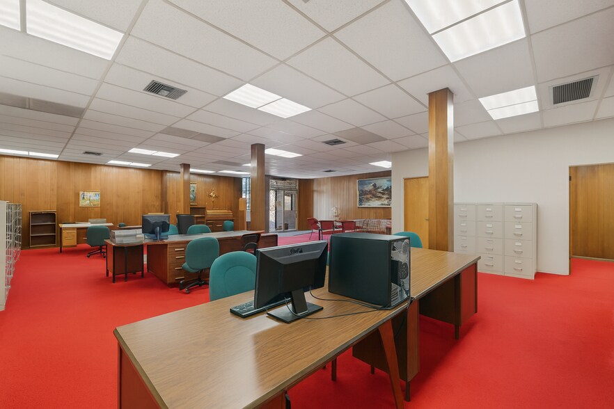 More Photos Of 5008 Eagle Rock Blvd, Los Angeles Office For Sale