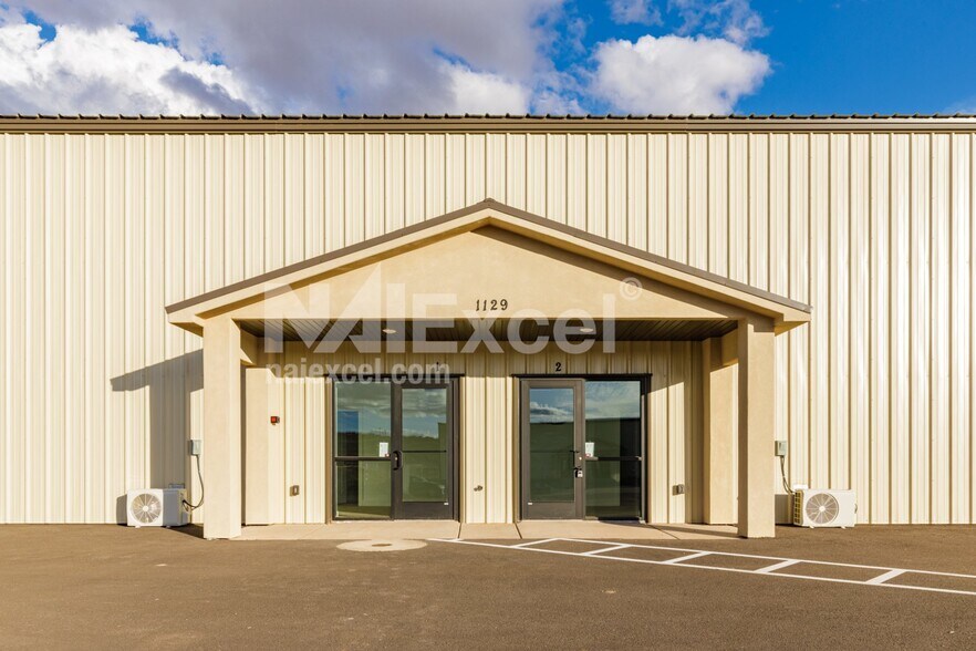 More Photos Of 1129 Regional Pk rd, Hurricane Warehouse For Lease