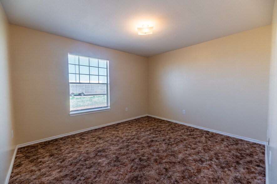 More Photos Of 300 Madison Ave, Childress Apartments For Sale