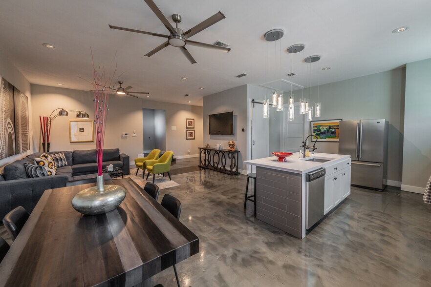 More Photos Of 630 S Walters, San Antonio Freestanding For Sale