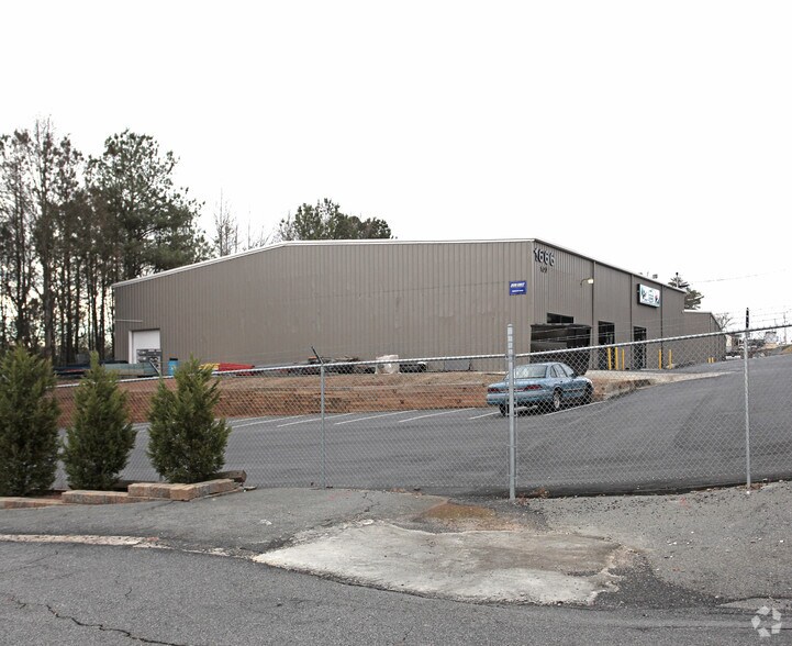 More Photos Of 1666 Roswell Rd, Marietta Warehouse For Lease