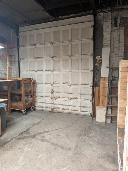 More Photos Of 4052 N Western Ave, Chicago Flex For Sale