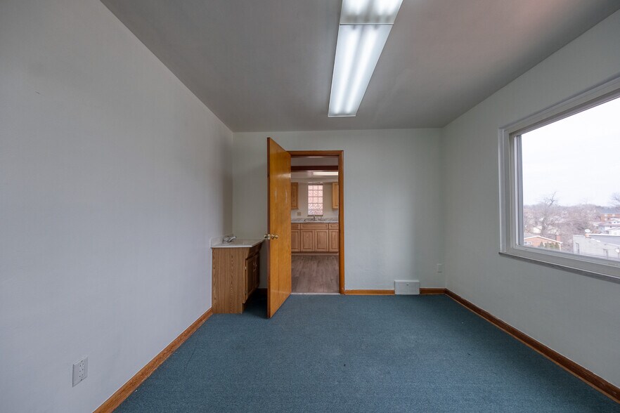 More Photos Of 340 Center Ave, Pittsburgh Medical For Sale