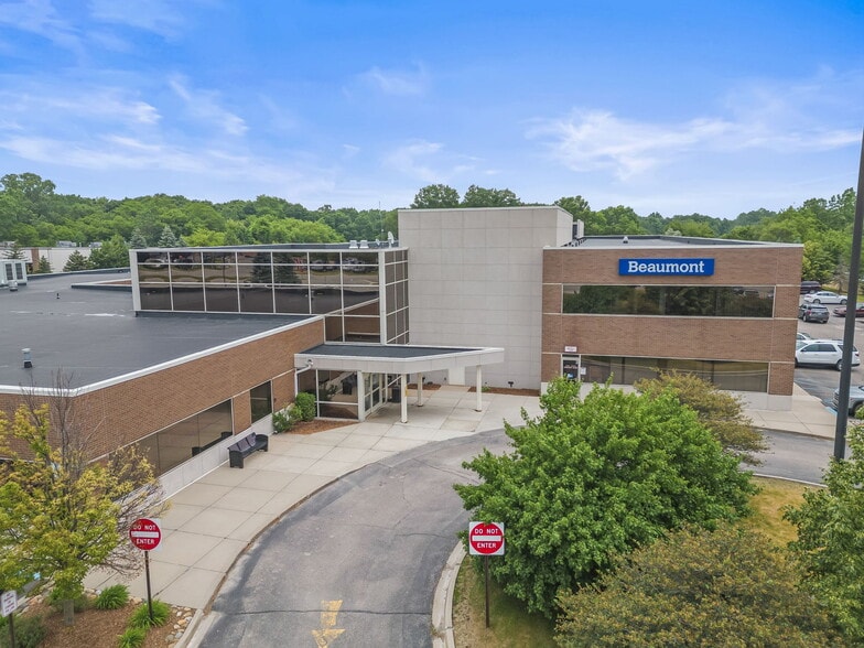 More Photos Of 1455 S Lapeer Rd, Lake Orion Hospital For Lease