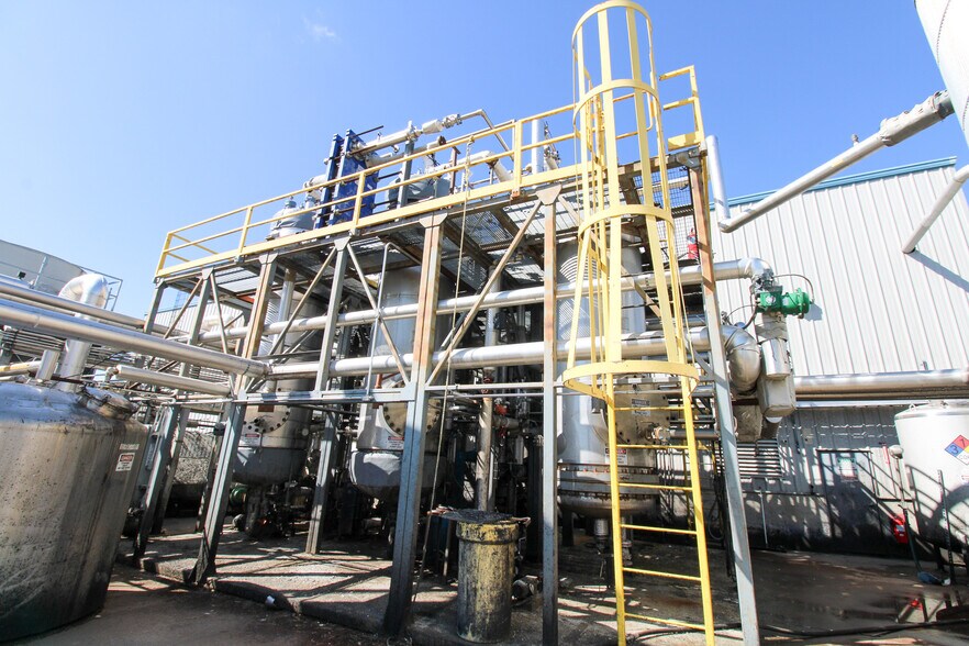 More Photos Of 5640 44th Ave S, Clinton Industrial For Sale