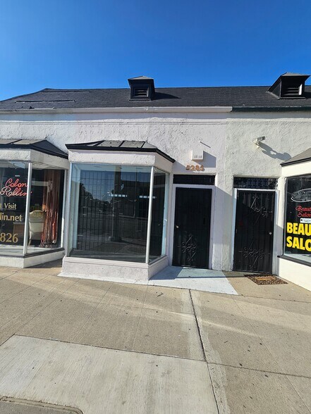 More Photos Of 5275-5287 W Pico Blvd, Los Angeles General Retail For Sale