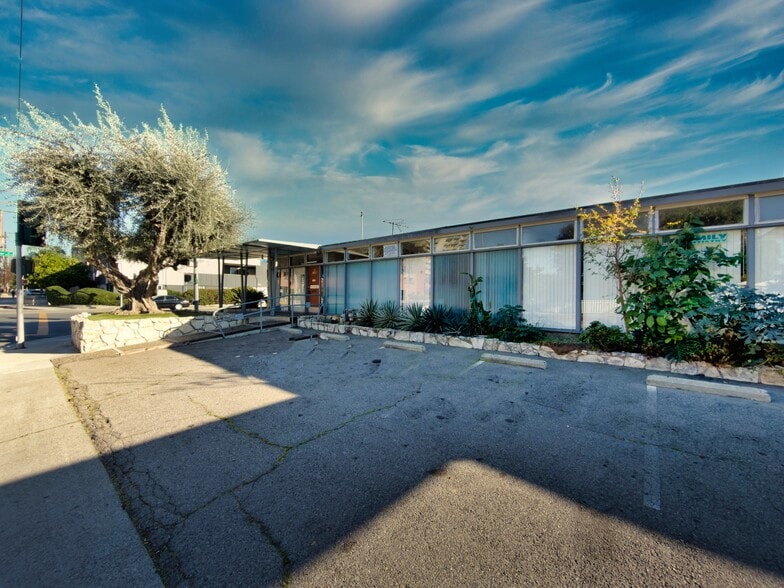 More Photos Of 1126 N Flower St, Santa Ana Medical For Sale