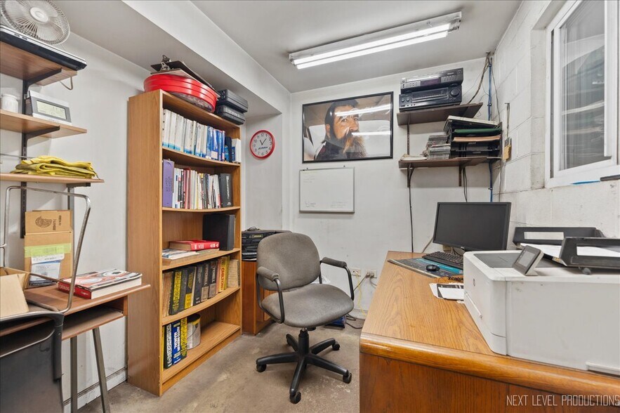 More Photos Of 632 W Colfax St, Palatine Flex For Sale