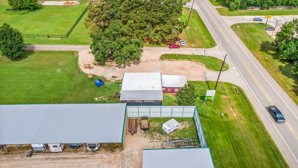 More Photos Of 12097 Fm 830 Rd, Willis Freestanding For Sale