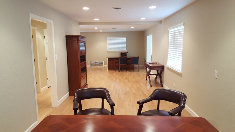 More Photos Of 2625 Garden St, Titusville Office For Sale