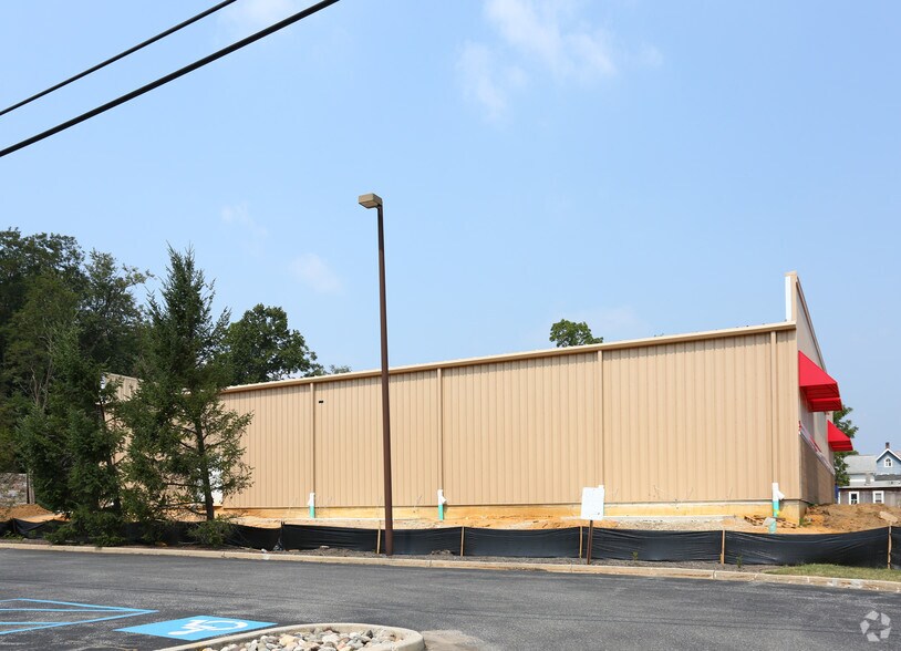 More Photos Of 14 S West Blvd, Newfield Freestanding For Sale