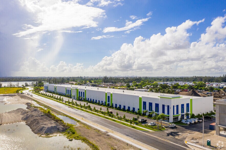 More Photos Of 4120 W 91st Pl, Hialeah Unknown For Lease
