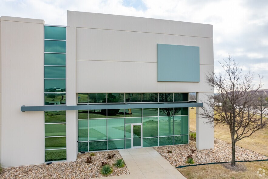 More Photos Of 900 New Meister Ln, Pflugerville Distribution For Lease