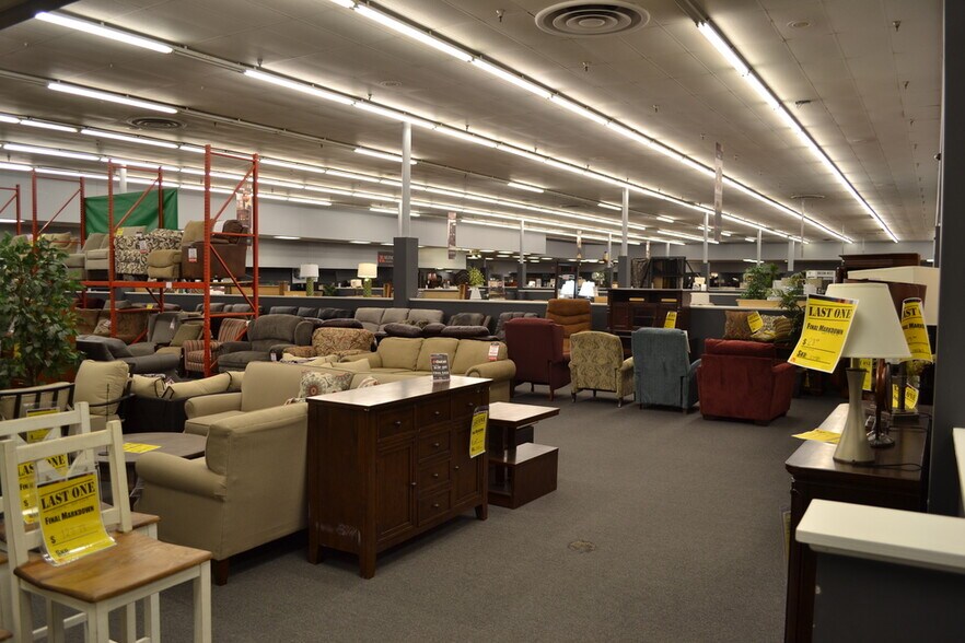 More Photos Of 1783-1785 E Ohio Pike, Amelia Freestanding For Sale