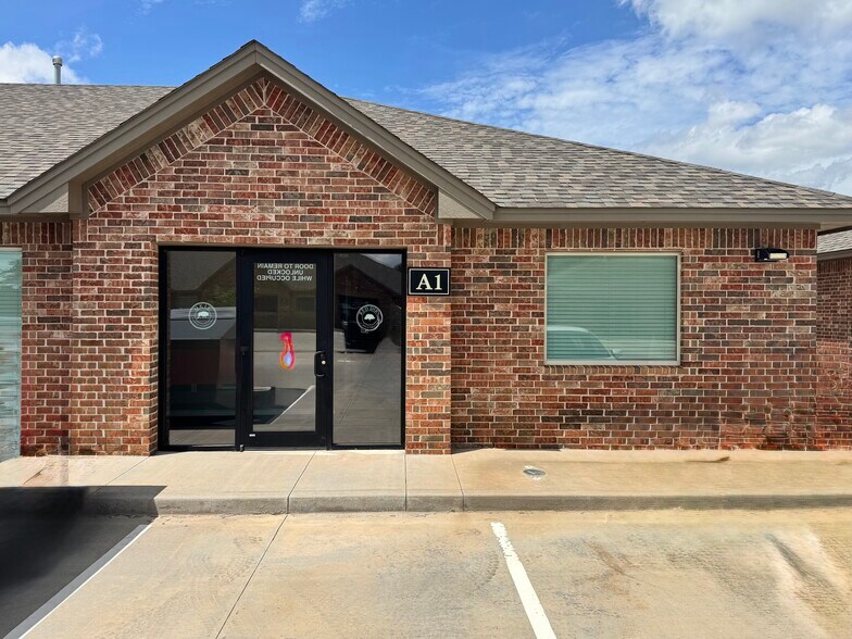 Primary Photo Of 4107 N Council Rd, Bethany Medical For Lease