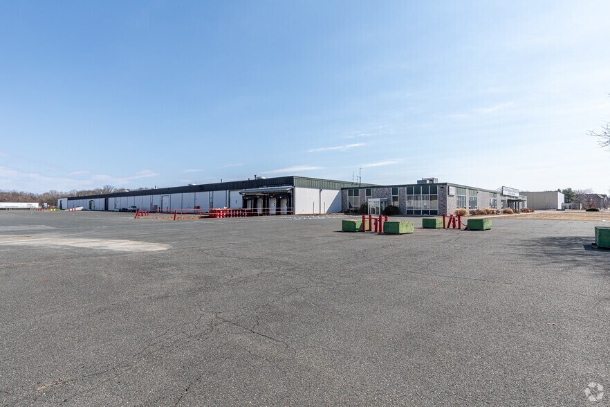 Primary Photo Of 295 Ella Grasso Tpke, Windsor Locks Warehouse For Lease