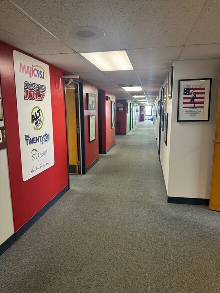 More Photos Of 347 W Berry St, Fort Wayne Office For Lease