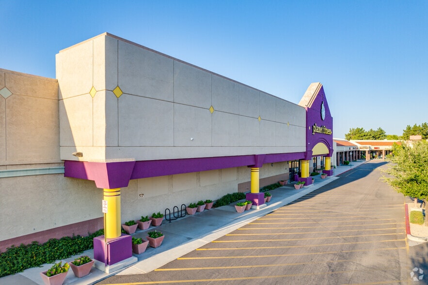 More Photos Of 825 W University Dr, Mesa Storefront For Sale